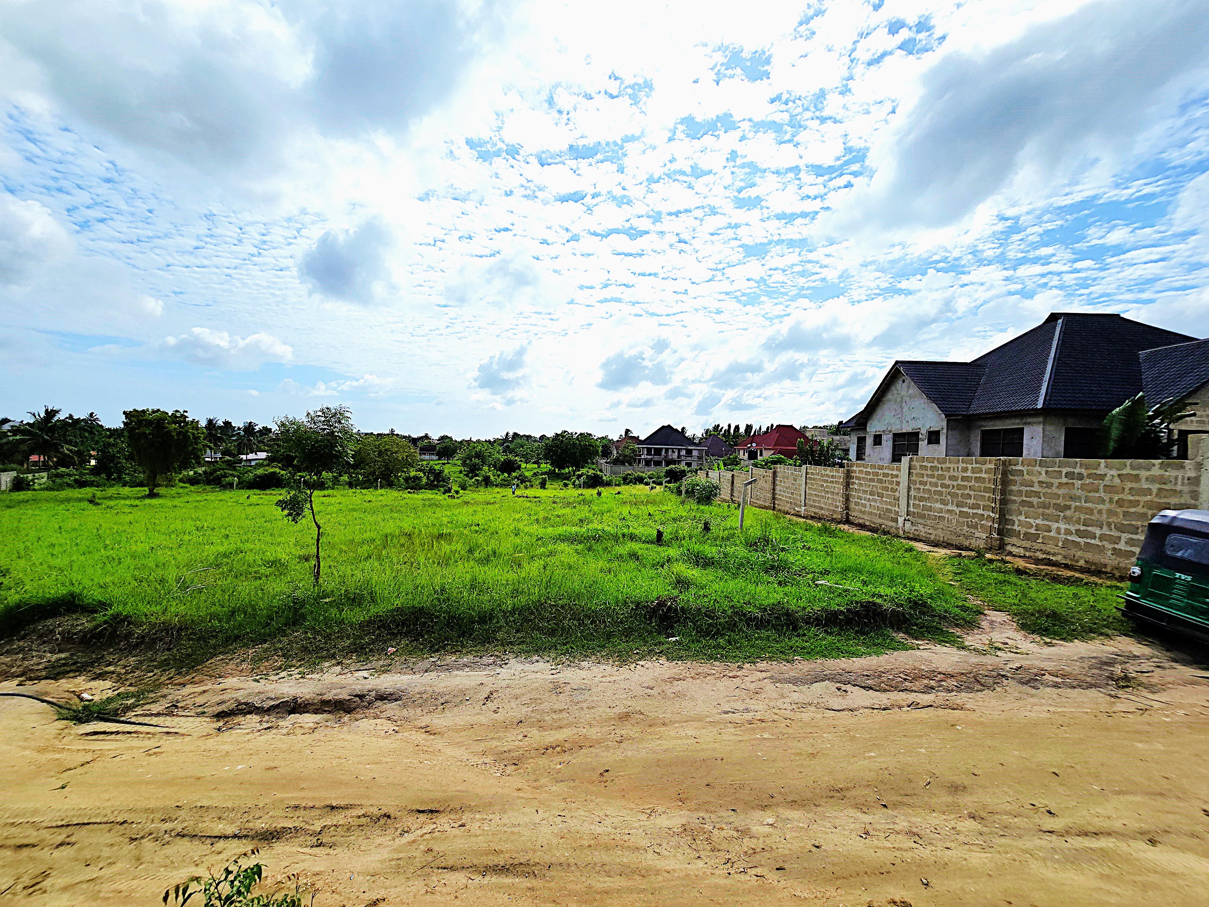 Product image for Plot for Sale, Location: Madale Flamingo.